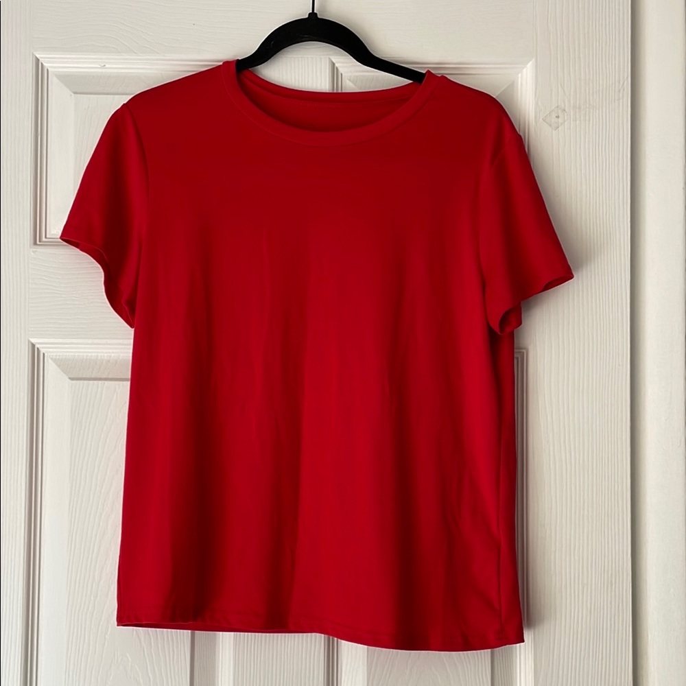 SHEIN women’s short sleeve tee red